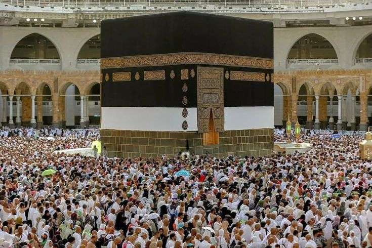 8 Perbedaan Haji dan Umrah yang Muslim Ketahui